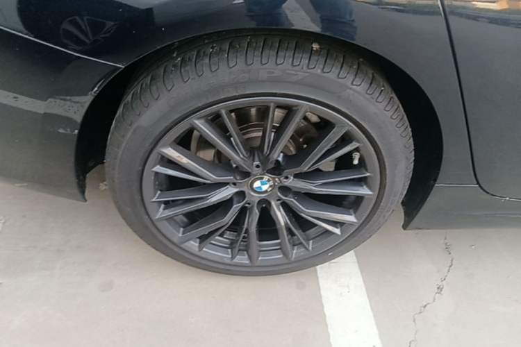 Used BMW 3 Series 2023 325i M Sport Night Edition Package Right Rear Wheel Hub