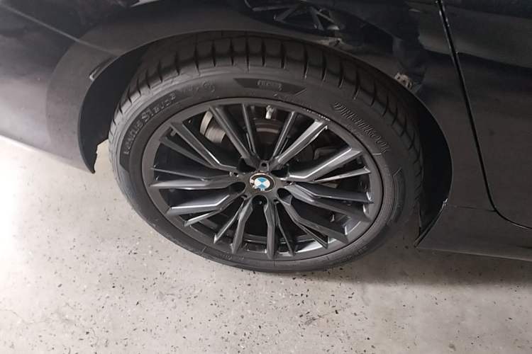 Used BMW 3 Series 2023 325Li M Sport Night Edition Package Right Rear Wheel Hub