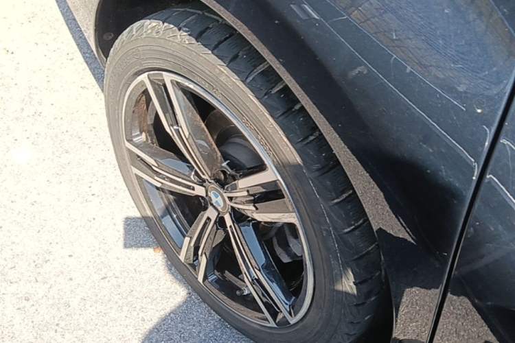 Used BMW 3 Series 2023 325i M Sport Package Right Rear Wheel Hub