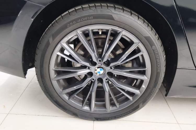 Used BMW 3 Series 2023 325i M Sport Night Edition Package Right Rear Wheel Hub