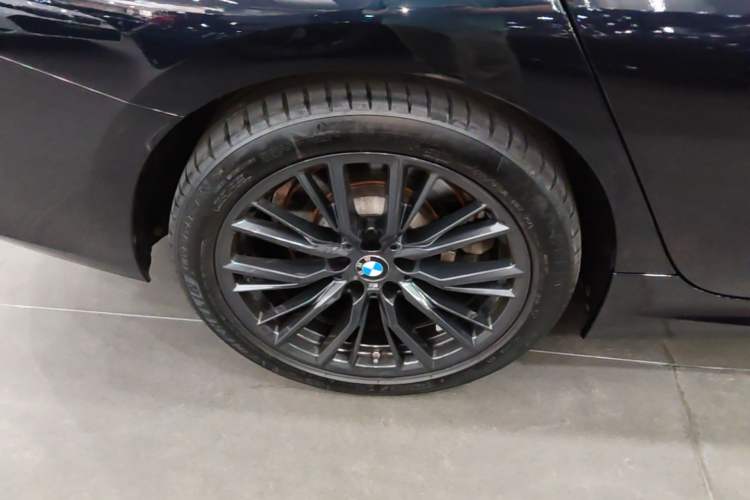 Used BMW 3 Series 2023 330i M Sport Night Edition Package Right Rear Wheel Hub