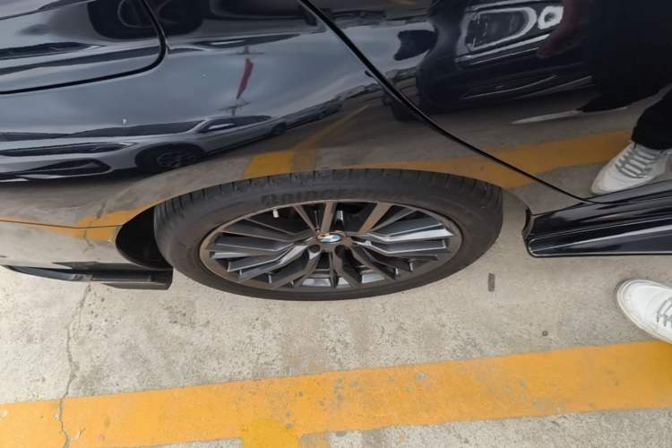 Used BMW 3 Series 2023 325Li M Sport Night Edition Package Right Rear Wheel Hub