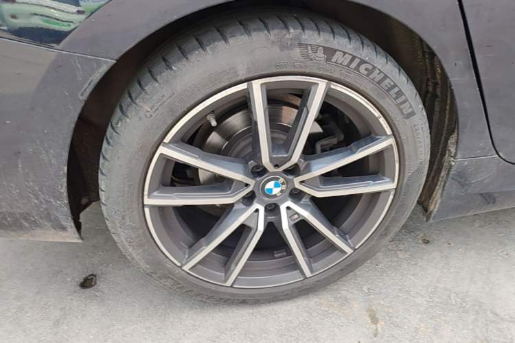 Used BMW 3 Series 2023 320Li M Sport Package Right Rear Wheel Hub