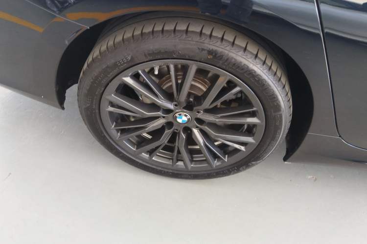 Used BMW 3 Series 2023 325Li M Sport Night Edition Package Right Rear Wheel Hub