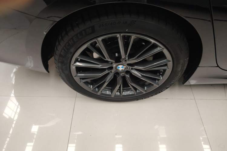 Used BMW 3 Series 2023 325Li M Sport Night Edition Package Right Rear Wheel Hub