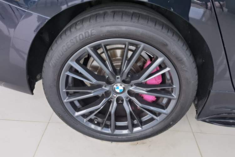 Used BMW 3 Series 2023 325i M Sport Night Edition Package Right Rear Wheel Hub