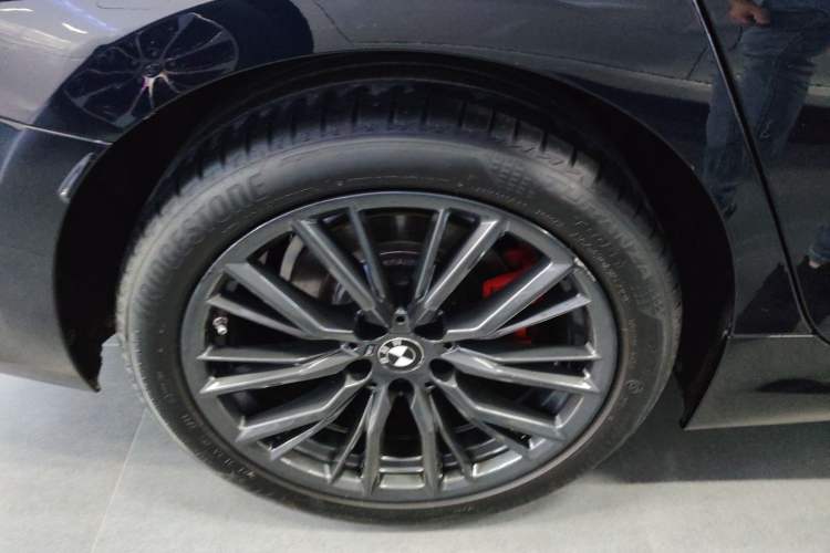 Used BMW 3 Series 2023 325Li M Sport Night Edition Package Right Rear Wheel Hub