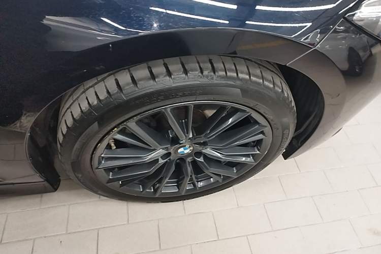 Used BMW 3 Series 2023 325Li M Sport Night Edition Package Right Rear Wheel Hub