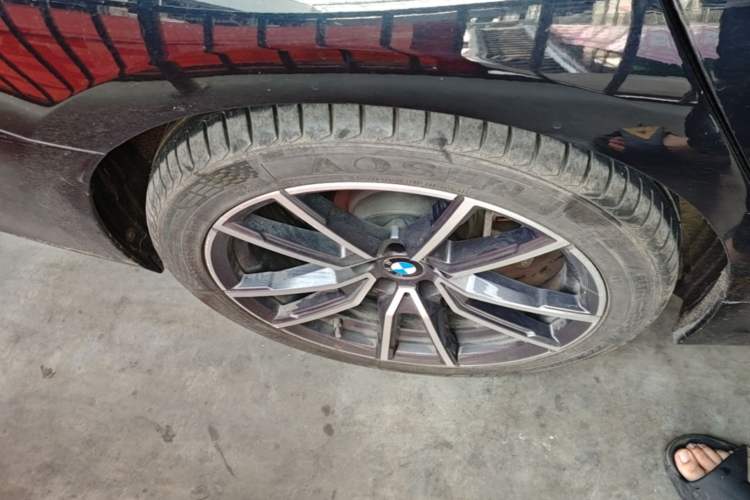 Used BMW 3 Series 2023 325Li M Sport Package Right Rear Wheel Hub