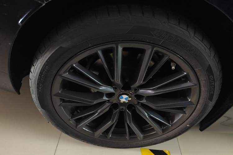 Used BMW 3 Series 2023 325Li M Sport Night Edition Package Right Rear Wheel Hub