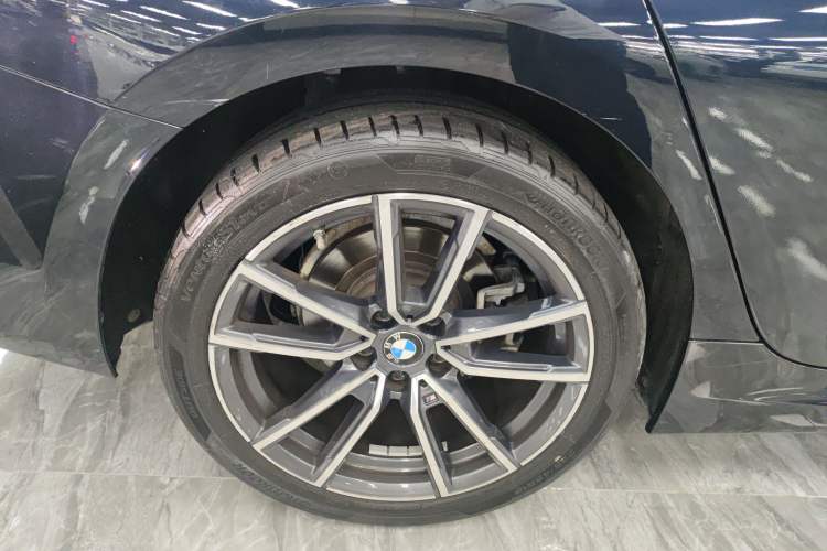 Used BMW 3 Series 2023 320Li M Sport Package Right Rear Wheel Hub