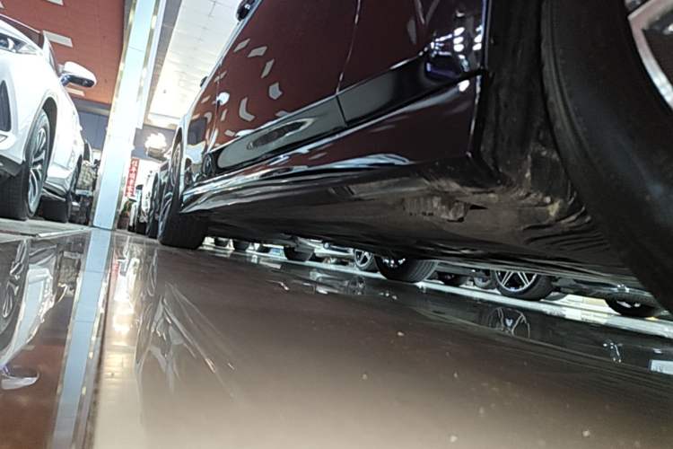 Used BMW 3 Series 2023 325Li M Sport Package Right Side Sill