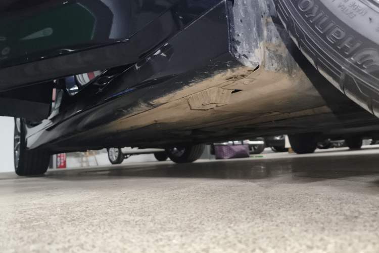 Used BMW 3 Series 2023 320Li M Sport Package Right Side Sill