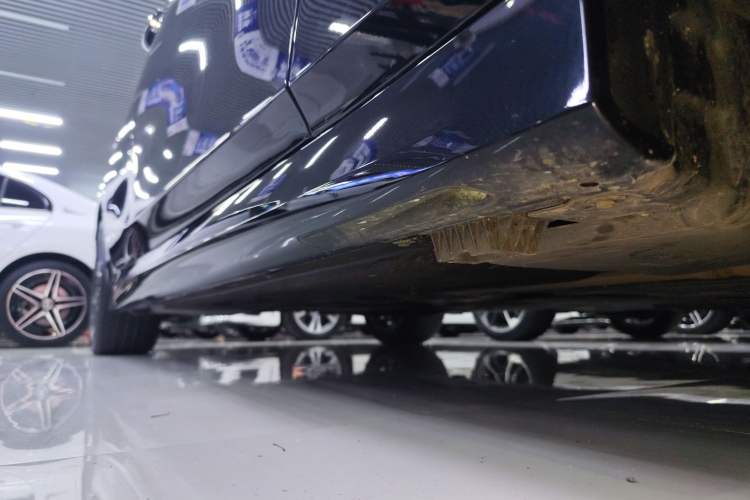 Used BMW 3 Series 2023 325Li M Sport Night Edition Package Right Side Sill
