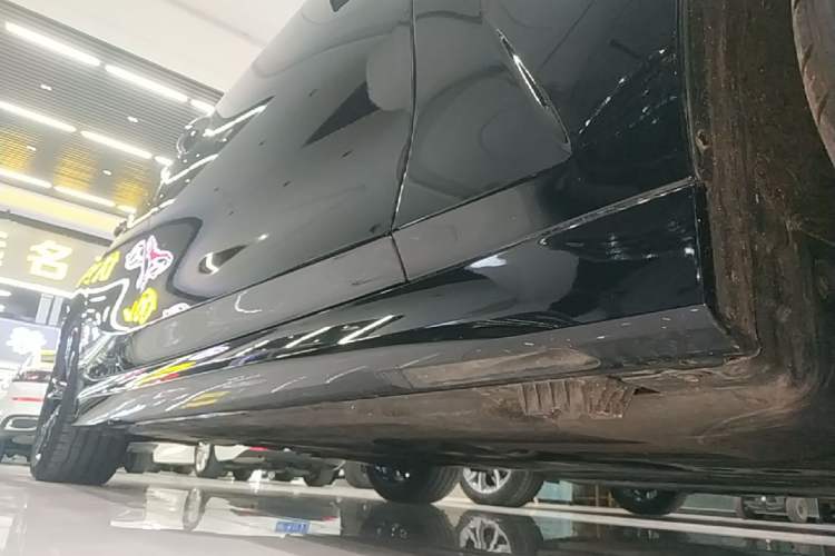 Used BMW 3 Series 2023 325i M Sport Package Right Side Sill