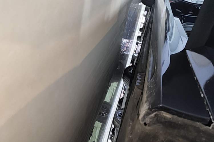 Used BMW 3 Series 2023 325Li M Sport Night Edition Package Right Side Sill