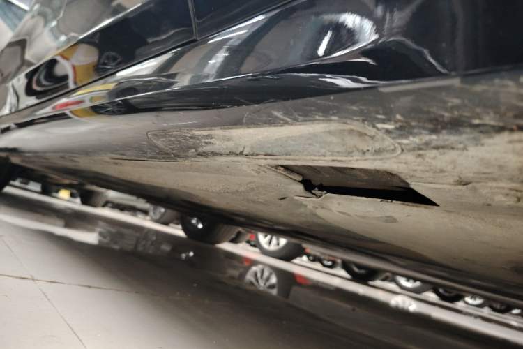 Used BMW 3 Series 2023 325Li M Sport Night Edition Package Right Side Sill