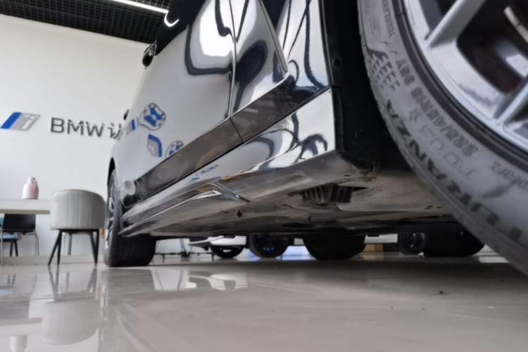 Used BMW 3 Series 2023 325i M Sport Night Edition Package Right Side Sill
