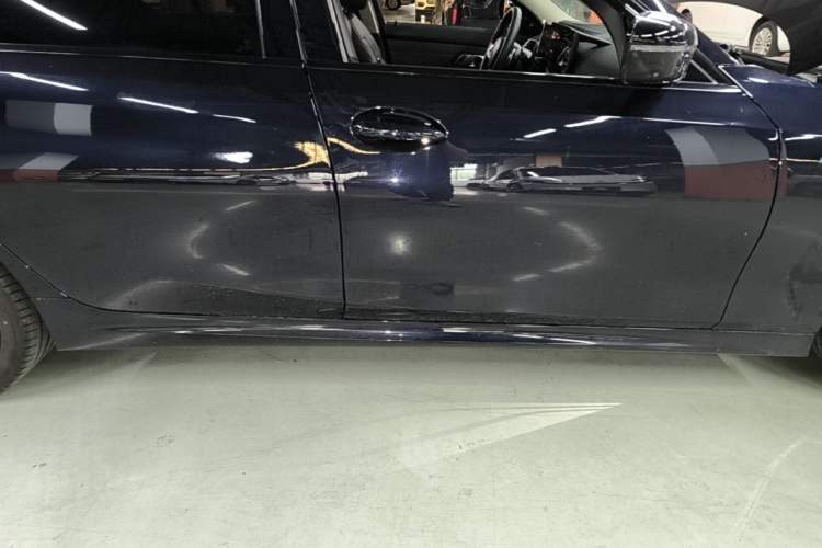 Used BMW 3 Series 2023 325Li M Sport Night Edition Package Right Side Sill