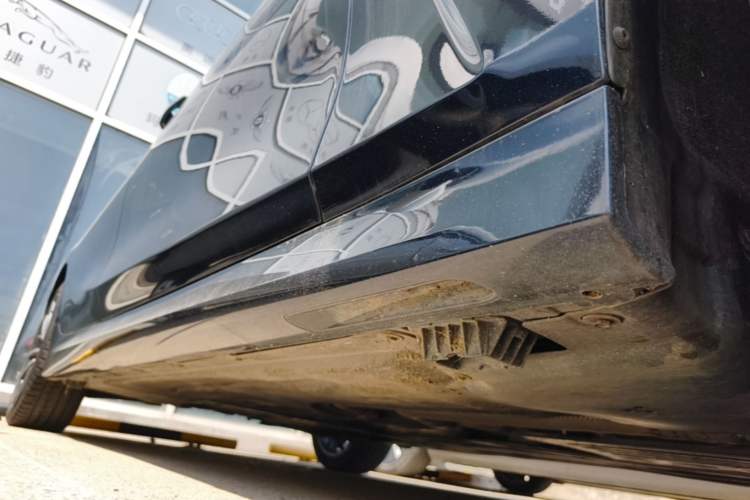 Used BMW 3 Series 2023 325Li M Sport Package Right Side Sill