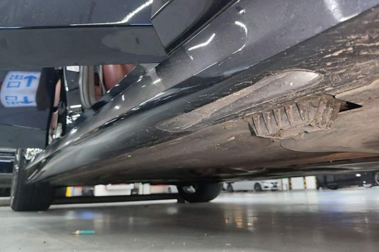 Used BMW 3 Series 2023 325Li M Sport Night Edition Package Right Side Sill