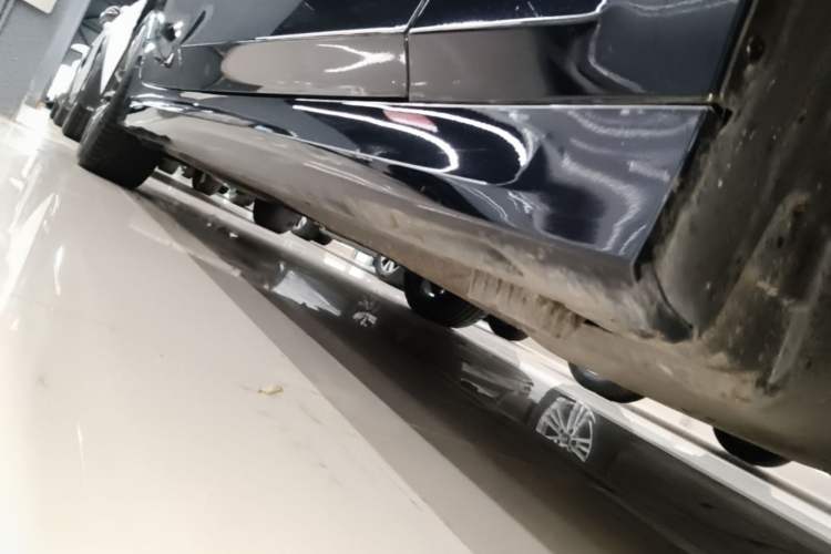 Used BMW 3 Series 2023 325Li M Sport Package Right Side Sill
