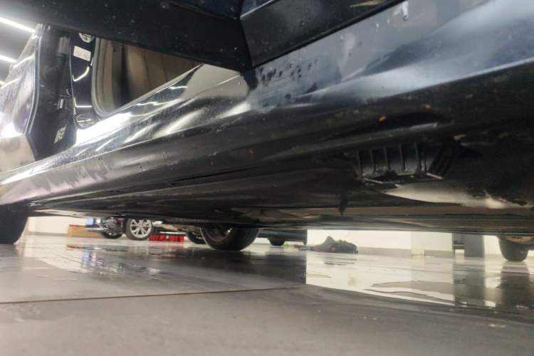 Used BMW 3 Series 2023 325Li M Sport Package Right Side Sill
