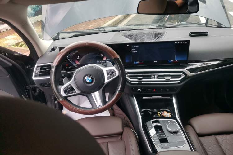 Used BMW 3 Series 2023 320Li M Sport Package Steering Wheel