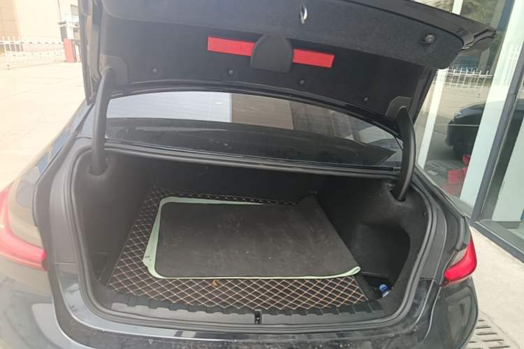 Used BMW 3 Series 2023 325i M Sport Night Edition Package Trunk