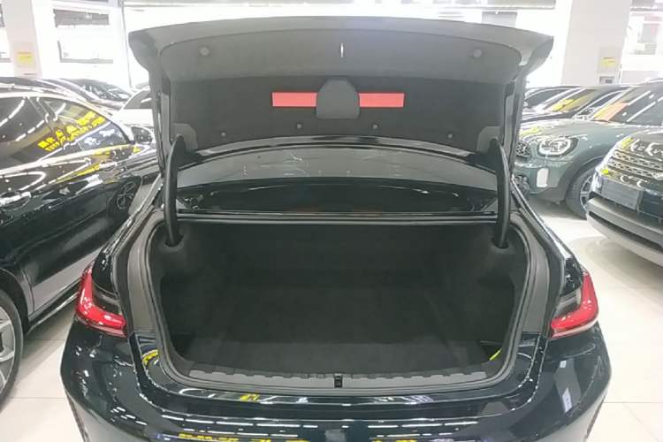 Used BMW 3 Series 2023 325i M Sport Package Trunk