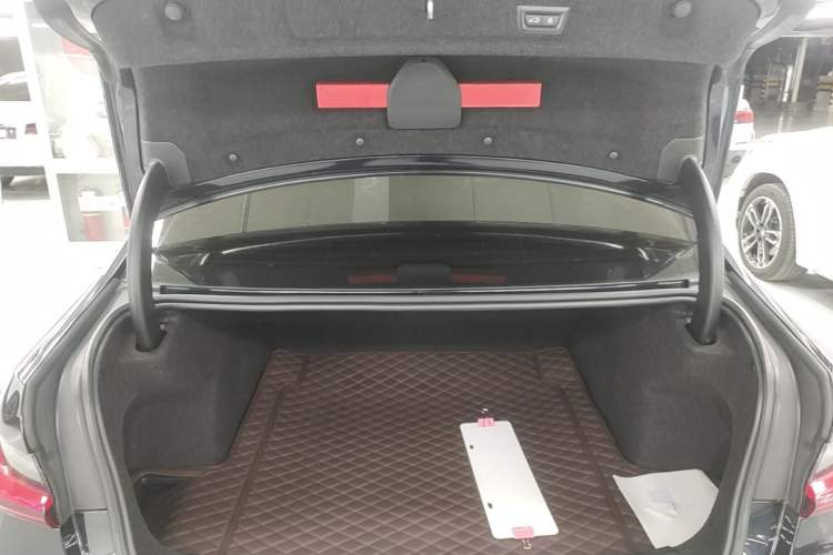 Used BMW 3 Series 2023 325Li M Sport Night Edition Package Trunk