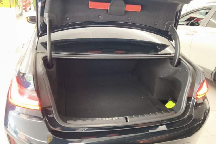 Used BMW 3 Series 2023 325i M Sport Night Edition Package Trunk