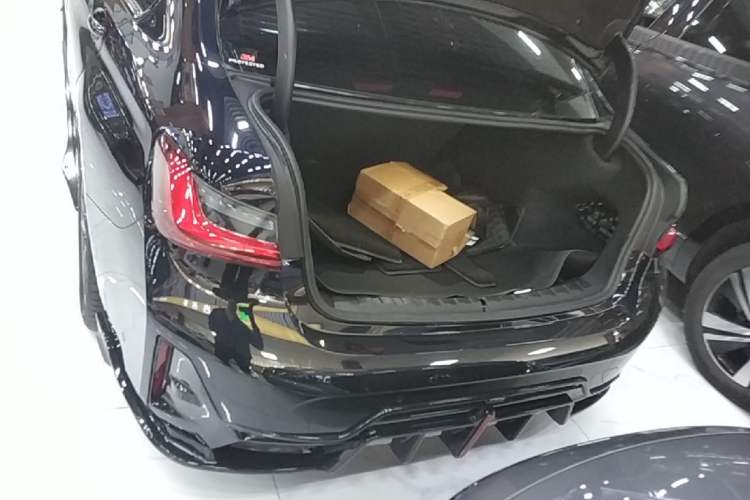 Used BMW 3 Series 2023 325Li M Sport Night Edition Package Trunk