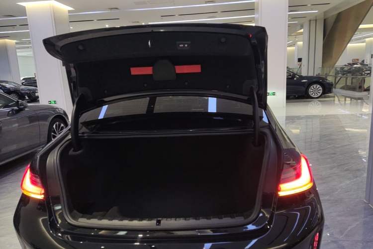 Used BMW 3 Series 2023 325Li M Sport Package Trunk