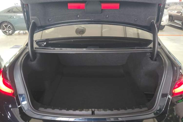Used BMW 3 Series 2023 320Li M Sport Package Trunk