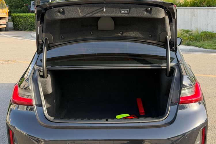 Used BMW 3 Series 2023 325Li M Sport Package Trunk