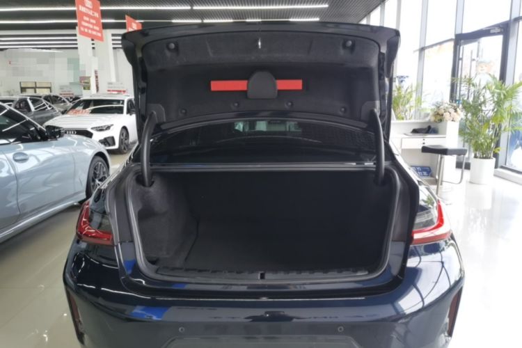 Used BMW 3 Series 2023 325i M Sport Night Edition Package Trunk