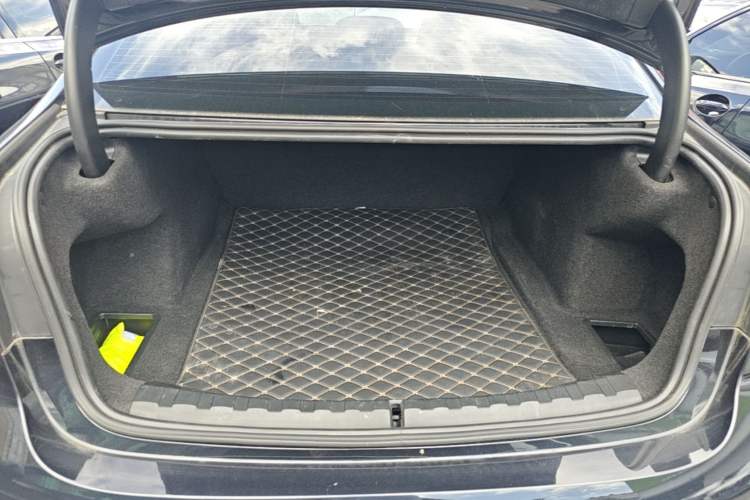 Used BMW 3 Series 2023 325Li M Sport Night Edition Package Trunk