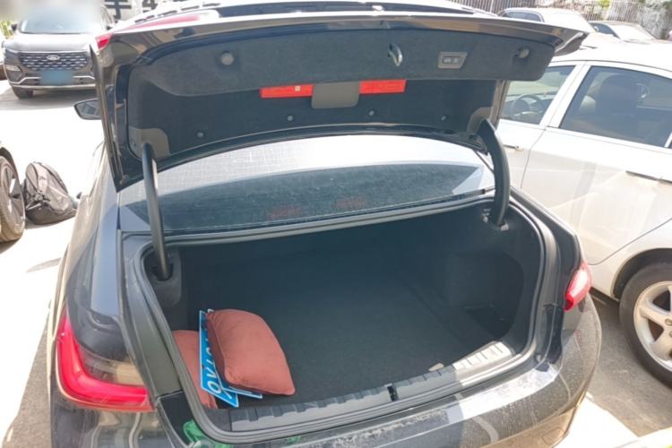 Used BMW 3 Series 2023 325Li M Sport Package Trunk