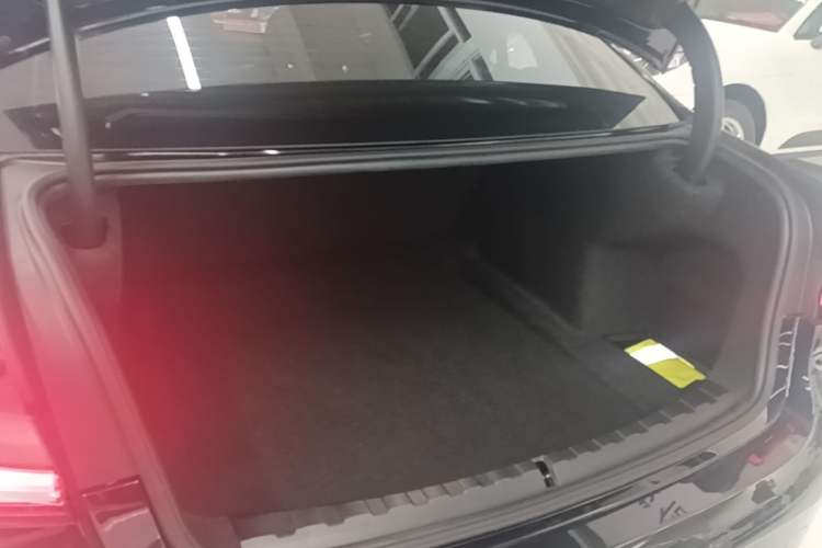 Used BMW 3 Series 2023 325Li M Sport Package Trunk