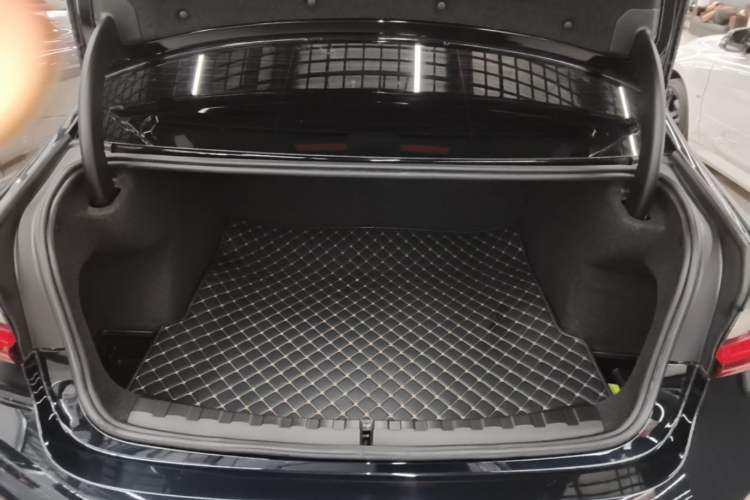 Used BMW 3 Series 2023 325Li M Sport Package Trunk
