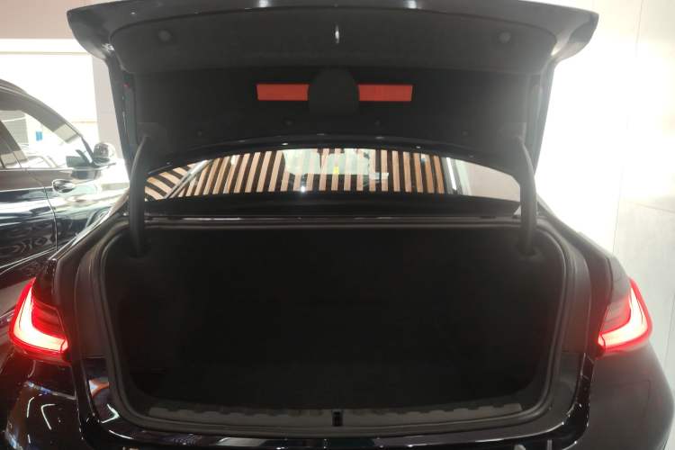 Used BMW 3 Series 2023 325i M Sport Package Trunk