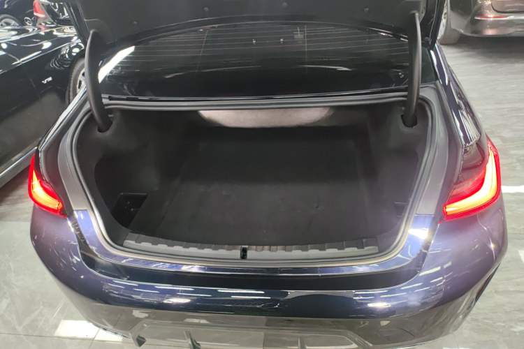 Used BMW 3 Series 2023 320Li M Sport Package Trunk