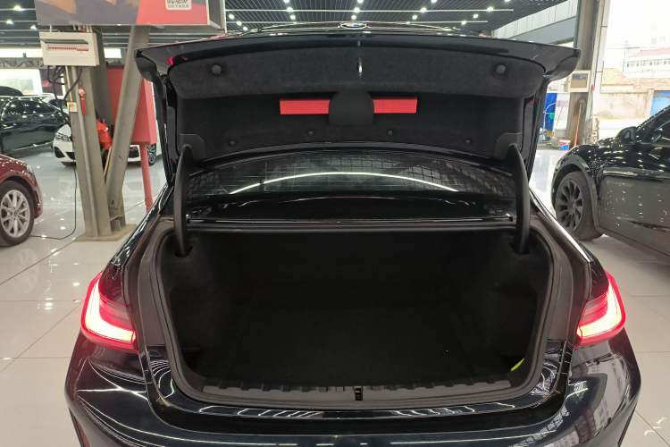 Used BMW 3 Series 2023 325i M Sport Night Edition Package Trunk