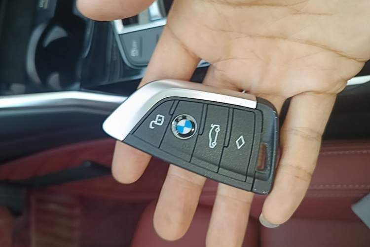 Used BMW 3 Series 2023 320i M Sport Package Vehicle Key