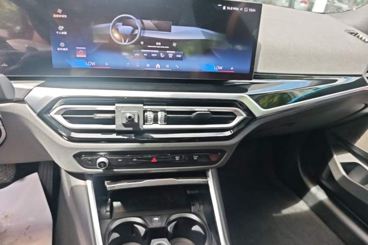 Used BMW 3 Series 2023 325i M Sport Night Edition Package Audio And AC Panel