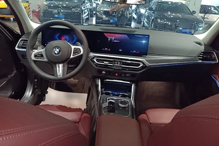 Used BMW 3 Series 2023 325i M Sport Package Center Console
