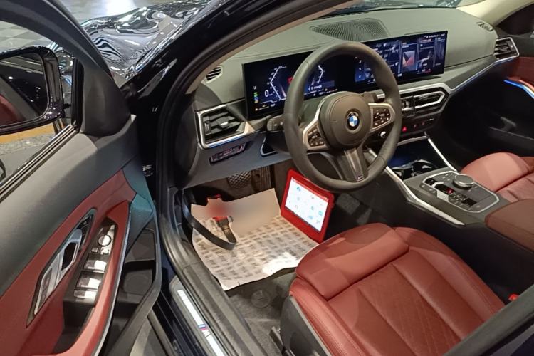 Used BMW 3 Series 2023 325i M Sport Package Driver Seat