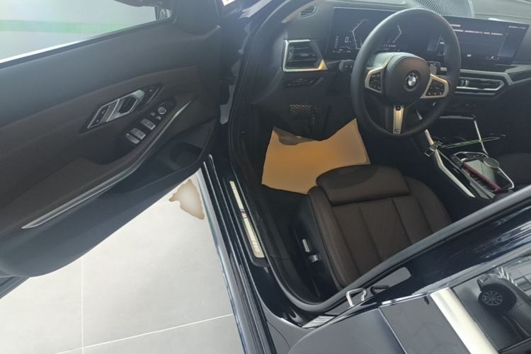 Used BMW 3 Series 2023 320Li M Sport Package Driver Seat