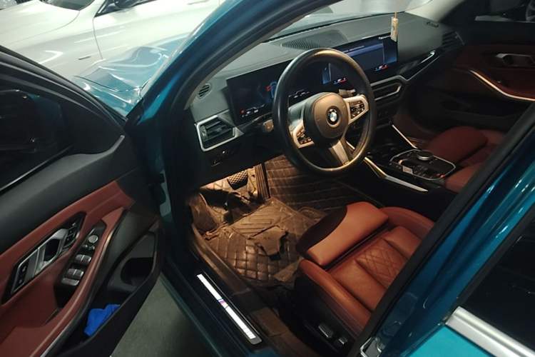 Used BMW 3 Series 2023 320Li M Sport Package Driver Seat
